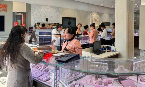 CEO PNJ: Dự kiến đóng 25–30 cửa hàng, lượng kim cương tồn kho có thể cần nhiều năm để tiêu thụ