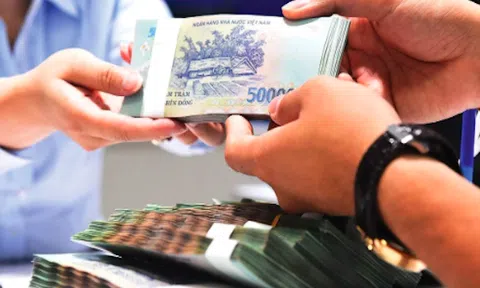 Vốn rẻ đổ vào thị trường bất động sản, lại lo tăng trưởng nóng