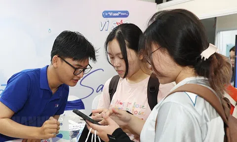 UEH chung tay thực hiện giá trị xã hội
