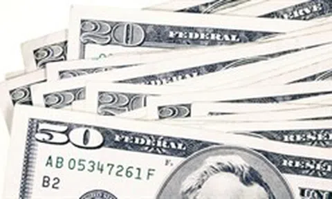 Giá bán USD ngân hàng chạm mốc 26,000 đồng trước đòn thuế của Mỹ
