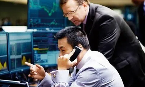 Khối ngoại bán ròng nghìn tỷ đồng bất chấp VN-Index tăng kỷ lục
