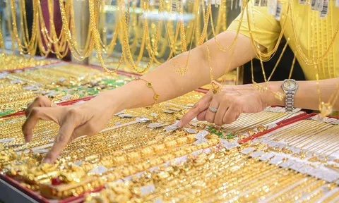 Giá vàng 17/4/2025 tăng vũ bão sau cú sốc thuế, SJC vọt lên đỉnh cao mới