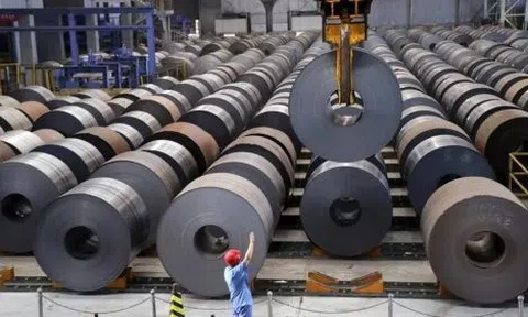 Đòn thuế Bộ Công Thương giáng xuống thép Trung Quốc, hàng Việt Nam bật dậy cả giá lẫn sản lượng