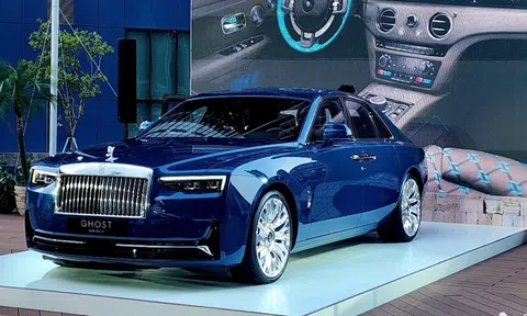 Nhìn lại loạt ô tô mới từ xe sang đến siêu sang ra mắt khách Việt đầu năm 2025