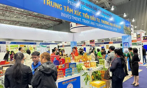Người dân TP.HCM háo hức tìm mua đặc sản Khánh Hòa tại Vietnam Expo HCMC 2025