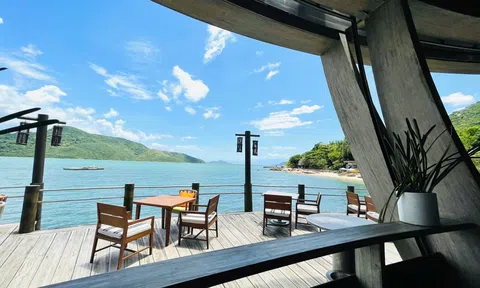 Du lịch cao cấp ở vịnh Ninh Vân: "Đi chậm" để "đi xa"