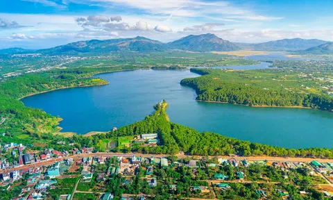 Gia Lai cam kết rút ngắn thủ tục, mở rộng “cửa” đón nhà đầu tư