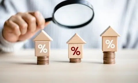 Sau cuộc họp với Thống đốc NHNN, loạt ngân hàng lập tức giảm lãi suất huy động