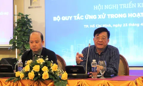 Đề nghị tạm hoãn xuất cảnh nếu nợ xấu nhóm 5