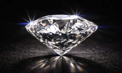 Vì sao có giá đắt đỏ nhất, nhưng kim cương không được chọn để đầu tư?