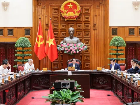 Thủ tướng: Rà soát, hỗ trợ các ngành bị ảnh hưởng do thuế đối ứng, yêu cầu NHNN hoãn, giãn nợ cho doanh nghiệp