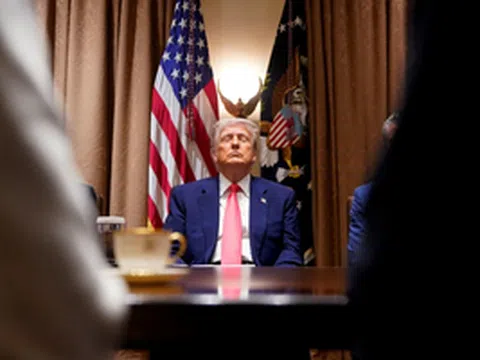 Hàng loạt doanh nghiệp Mỹ bất ngờ kiện ông Trump, chuyện gì xảy ra?