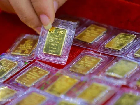 SJC lãi đột biến, cao nhất một thập kỷ