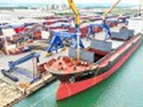 Xuất nhập khẩu 'đột ngột' giảm hai con số trong nửa đầu tháng 4