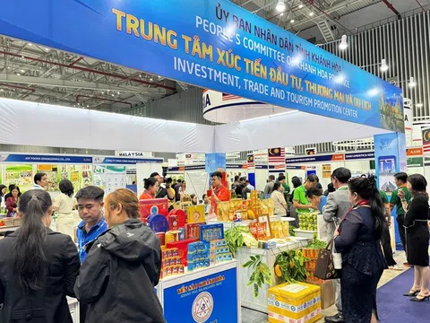 Người dân TP.HCM háo hức tìm mua đặc sản Khánh Hòa tại Vietnam Expo HCMC 2025