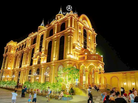 Khách sạn lâu đài đầu tiên tại TP.HCM có sức chứa 2.000 khách