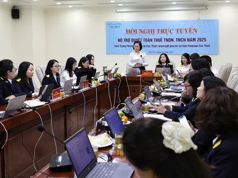 Lý do bắt buộc chuyển khoản lương, tiền công từ 5 triệu đồng