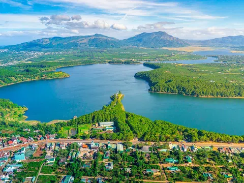 Gia Lai cam kết rút ngắn thủ tục, mở rộng “cửa” đón nhà đầu tư