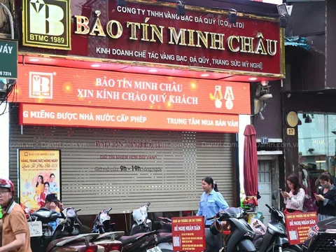 Nhiều cửa hàng Bảo Tín Minh Châu đóng cửa bất thường, công an đến làm việc