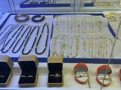 Nhiều tiệm vàng tại TP HCM bị phạt tiền, tịch thu vàng