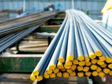 Giá vật liệu có thể tăng gần 100%, Bộ Xây dựng ra hướng dẫn điều chỉnh hợp đồng cho nhà thầu