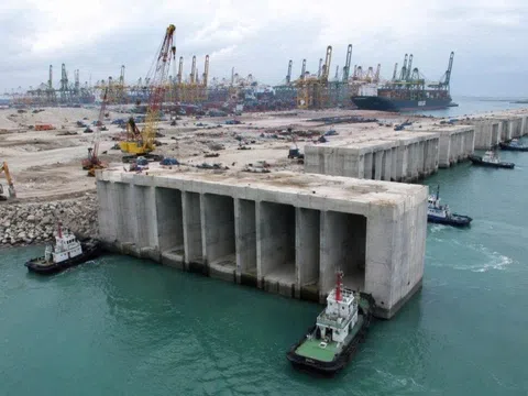 Xây siêu cảng tự động lớn nhất thế giới: Rộng tương đương 3.300 sân bóng đá, công suất vượt 65 triệu container/năm