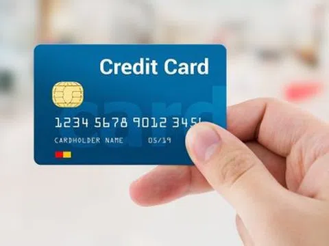 Một ngân hàng tăng lãi suất thẻ tín dụng lên 48%/năm