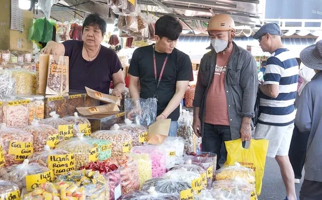 'Cấm' hộ kinh doanh có doanh thu thấp xuất hóa đơn: Hộ kinh doanh nhỏ lo gặp bất lợi