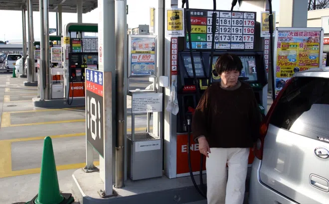 Nhật Bản tung 3 tỷ USD hỗ trợ người dân trả tiền điện, gas